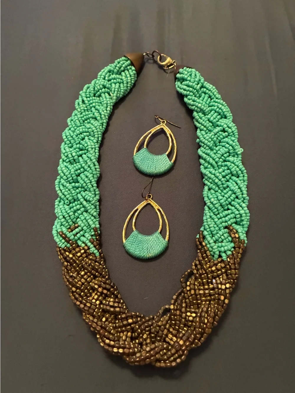 Fashion Jewelry Lot – Necklaces, Bracelets, Earrings, pendant, etc.